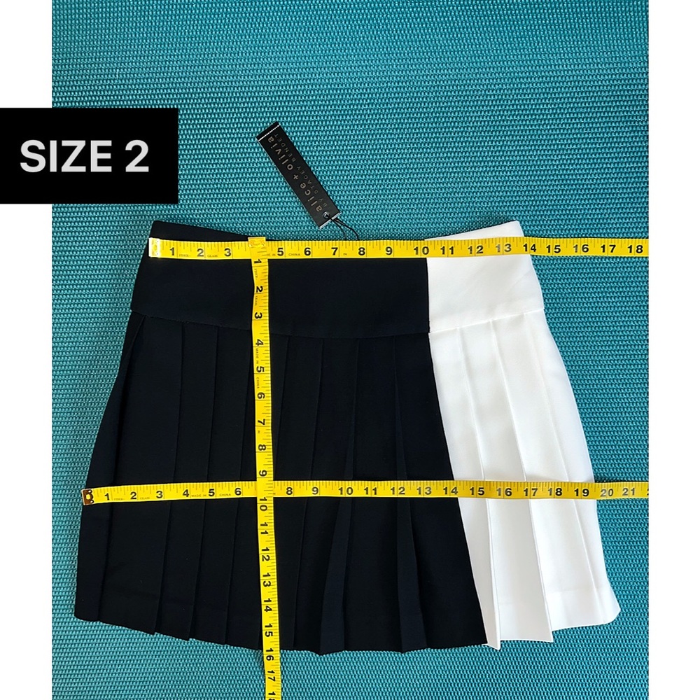 Alice + Olivia Wilcox Pleated Black White Colorblock Combo Mini Skirt - Picture 9 of 16